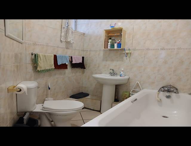 1 BEDROOM FLAT FOR SALE IN AMANZIMTOTI